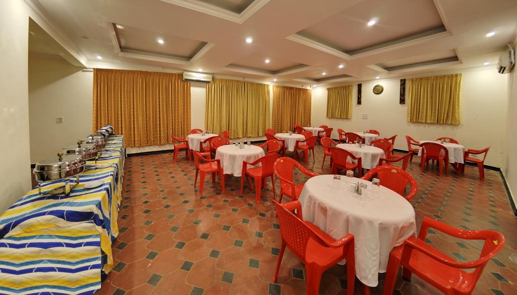 Royal Club Chennai Ngoại thất bức ảnh