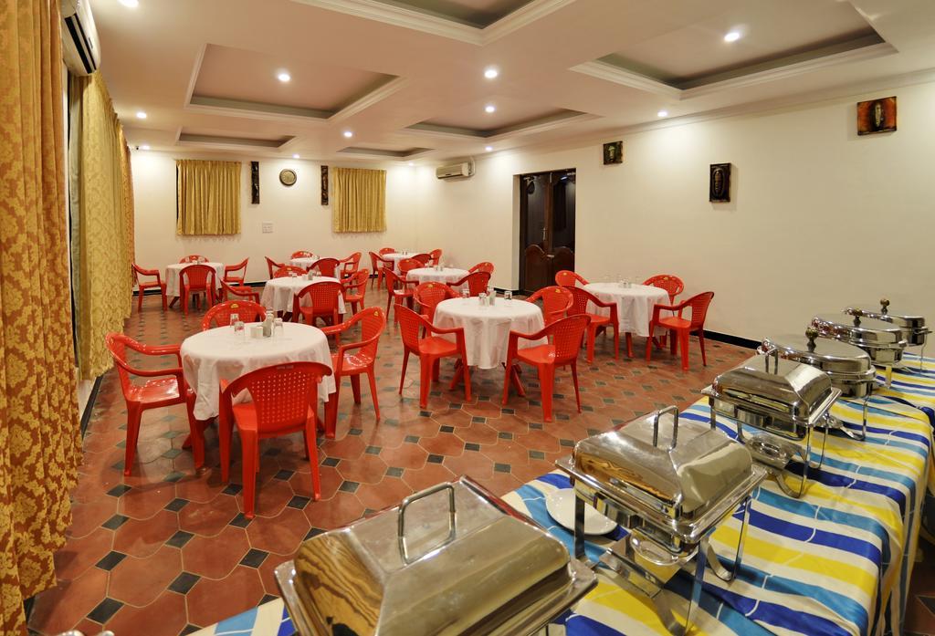 Royal Club Chennai Ngoại thất bức ảnh